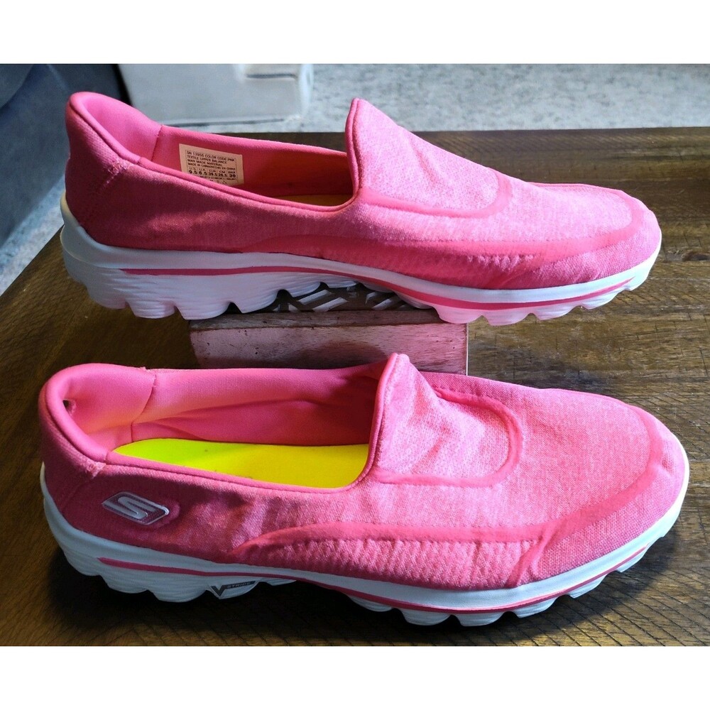 Sketchers Go Walk 2 Slip On Performance Sneakers Pink 9.5